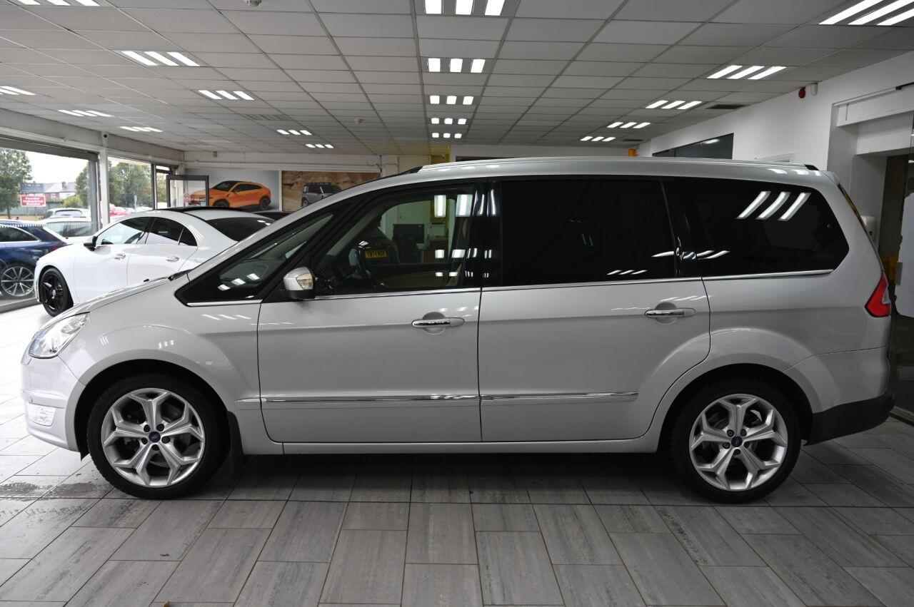 Ford Galaxy view 4