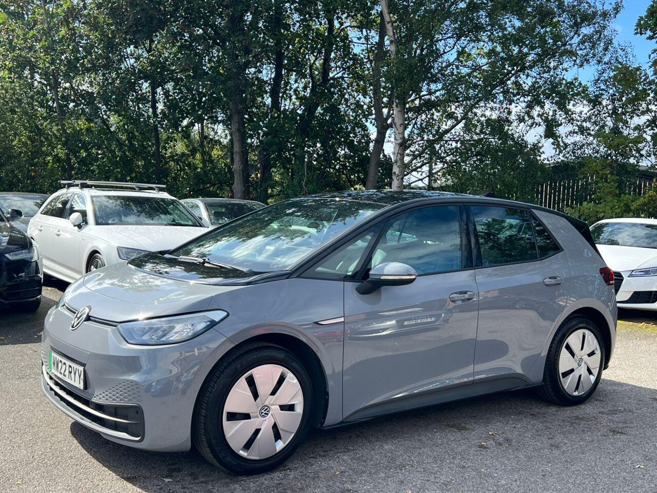 Volkswagen ID.3 view 3