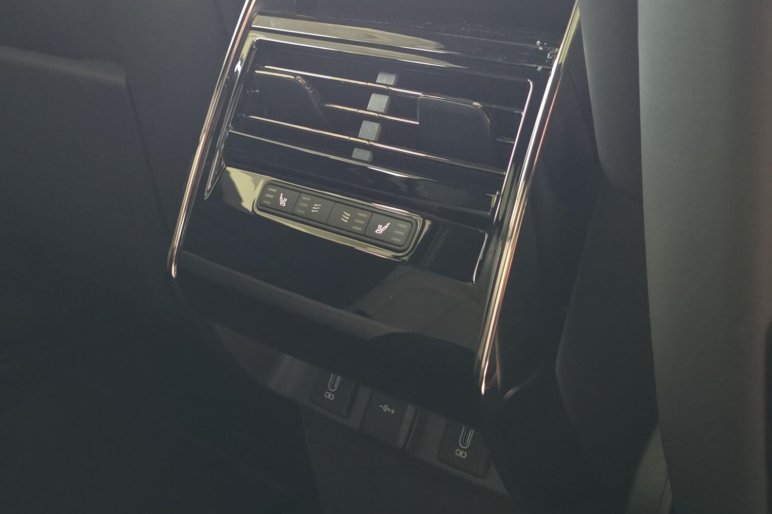Land Rover Range Rover Sport view 17