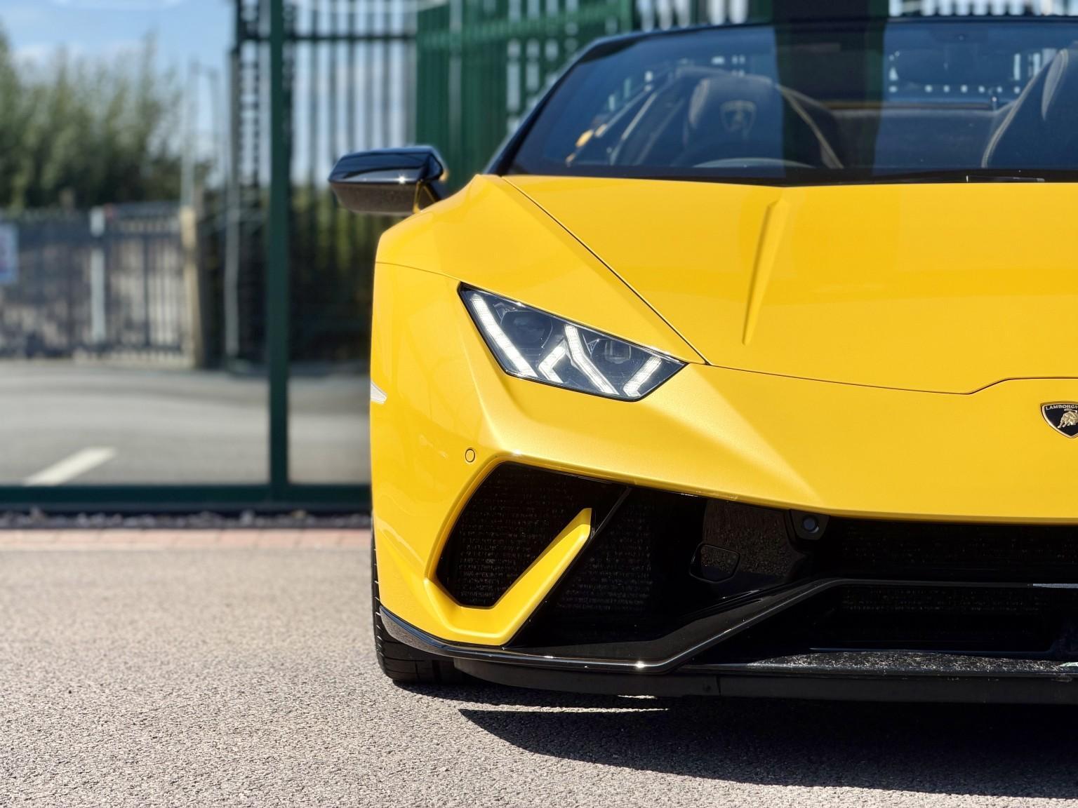 Lamborghini Huracan view 17