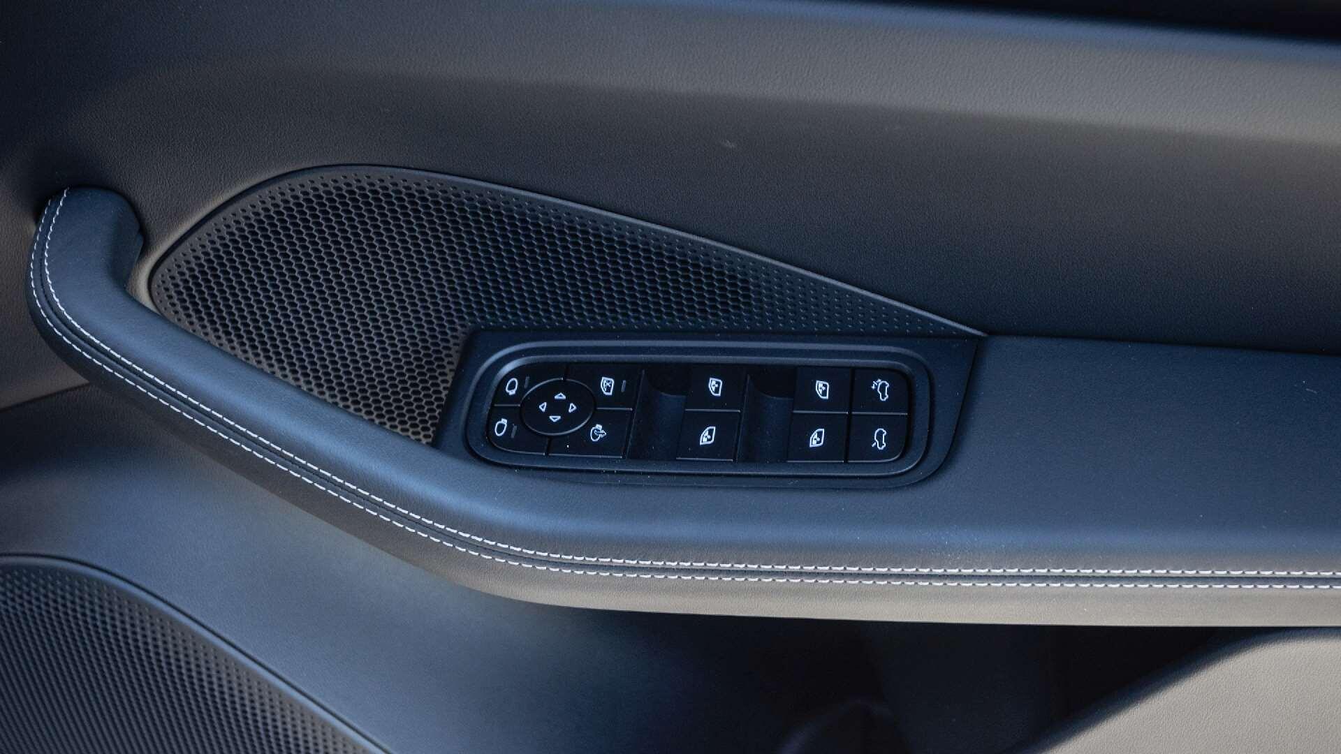 Porsche Macan view 29