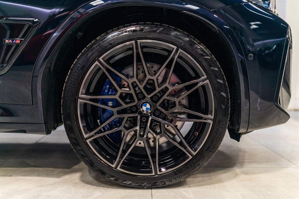 BMW X4 M view 10