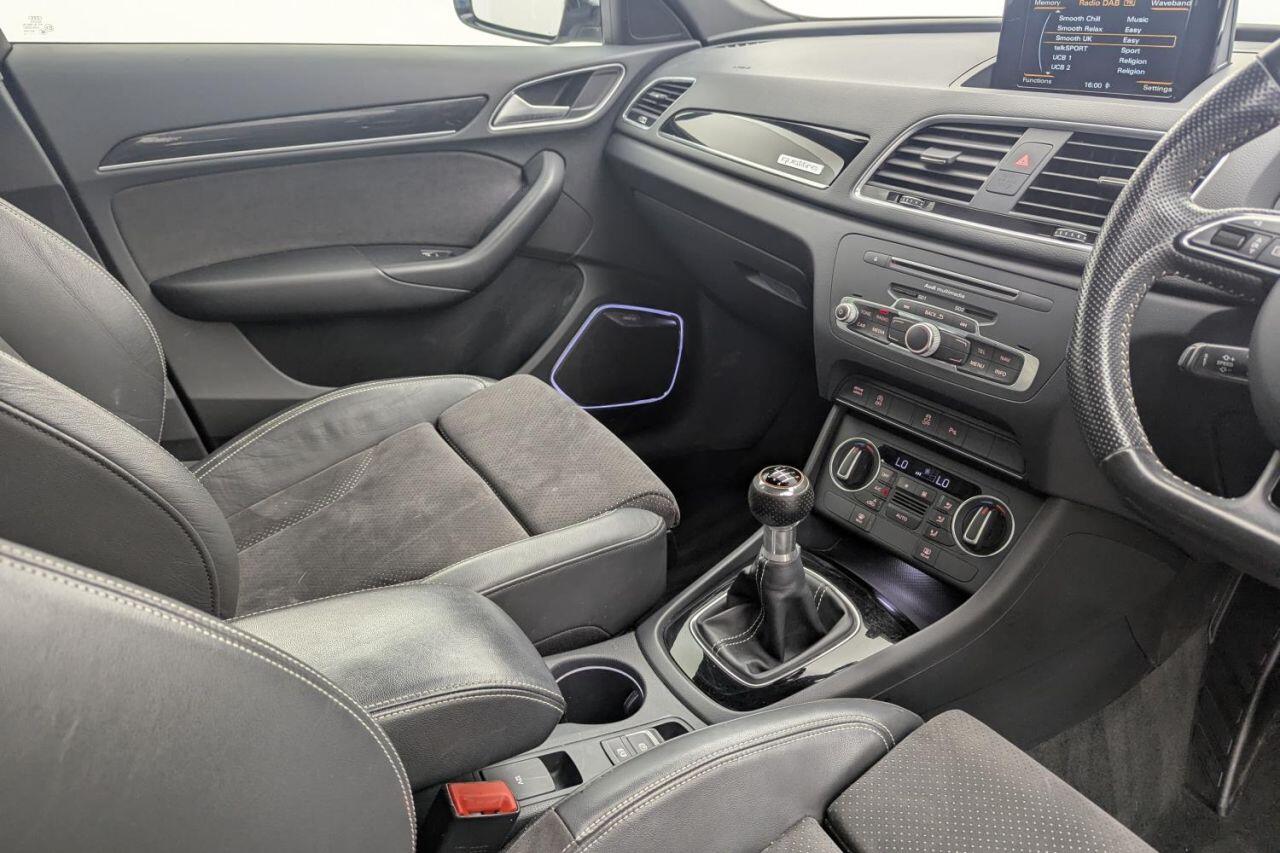 Audi Q3 view 38
