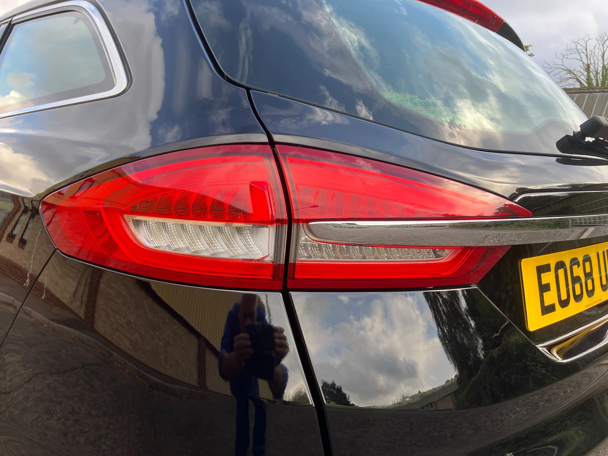 Ford Mondeo view 28