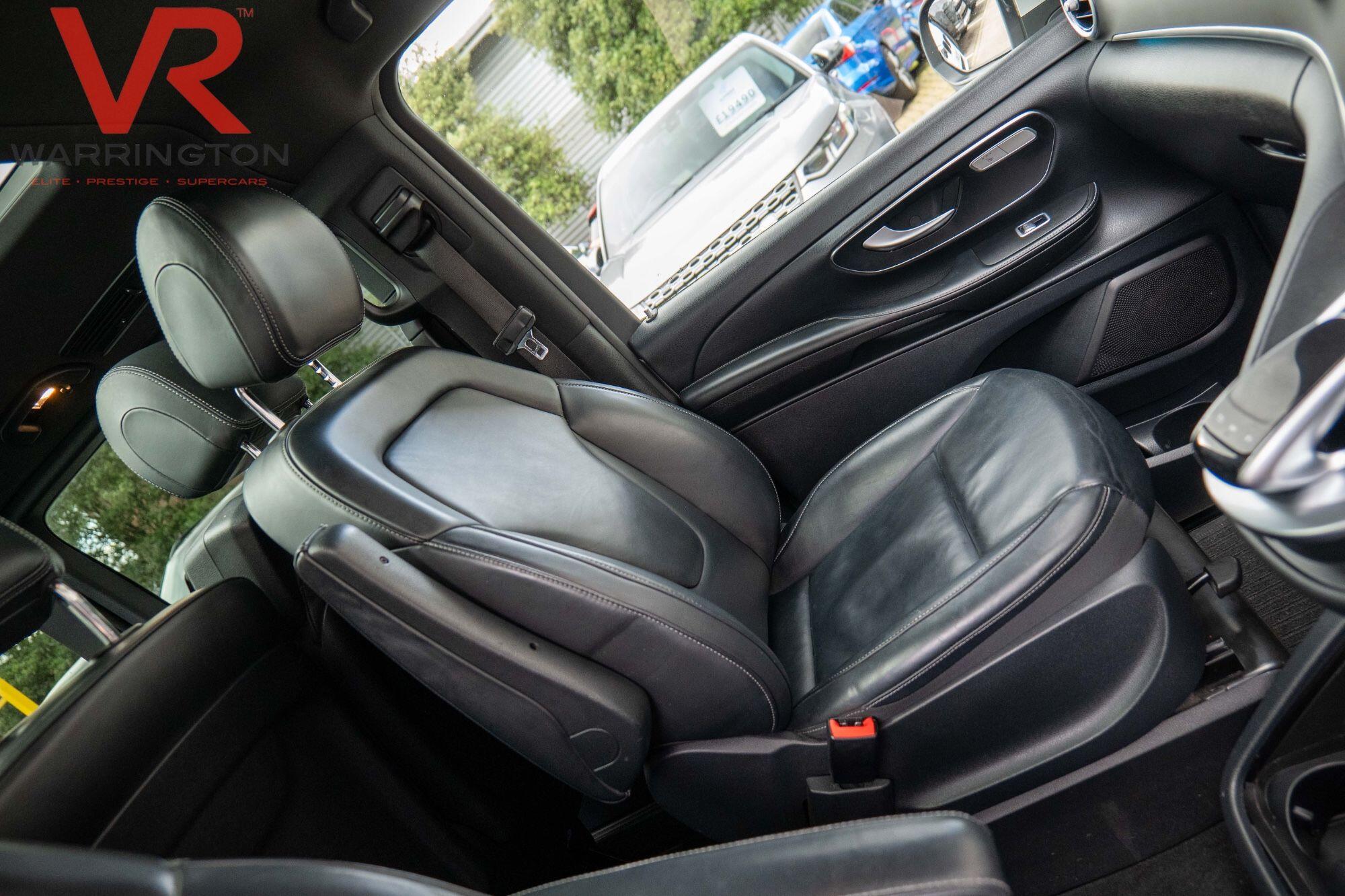 Mercedes-Benz V Class view 4