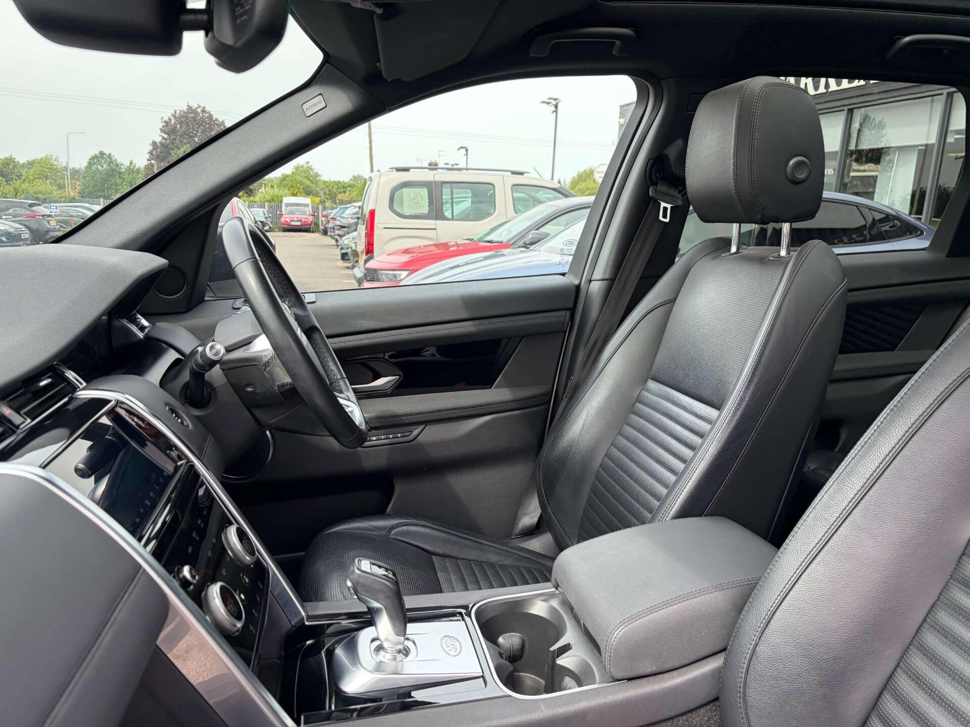 Land Rover Discovery Sport view 18