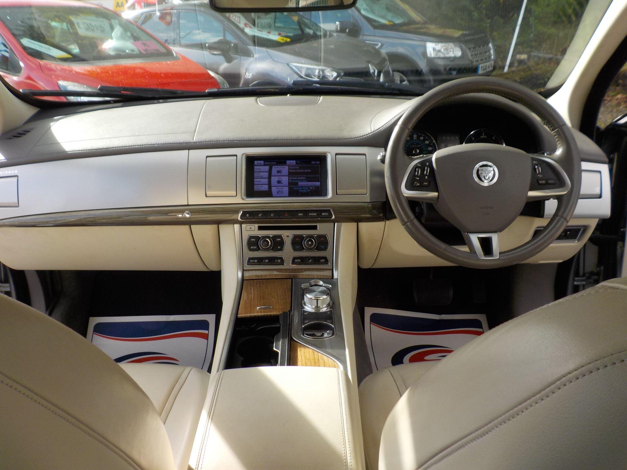 Jaguar XF 3.0d V6 Premium Luxury Auto Euro 5 4dr