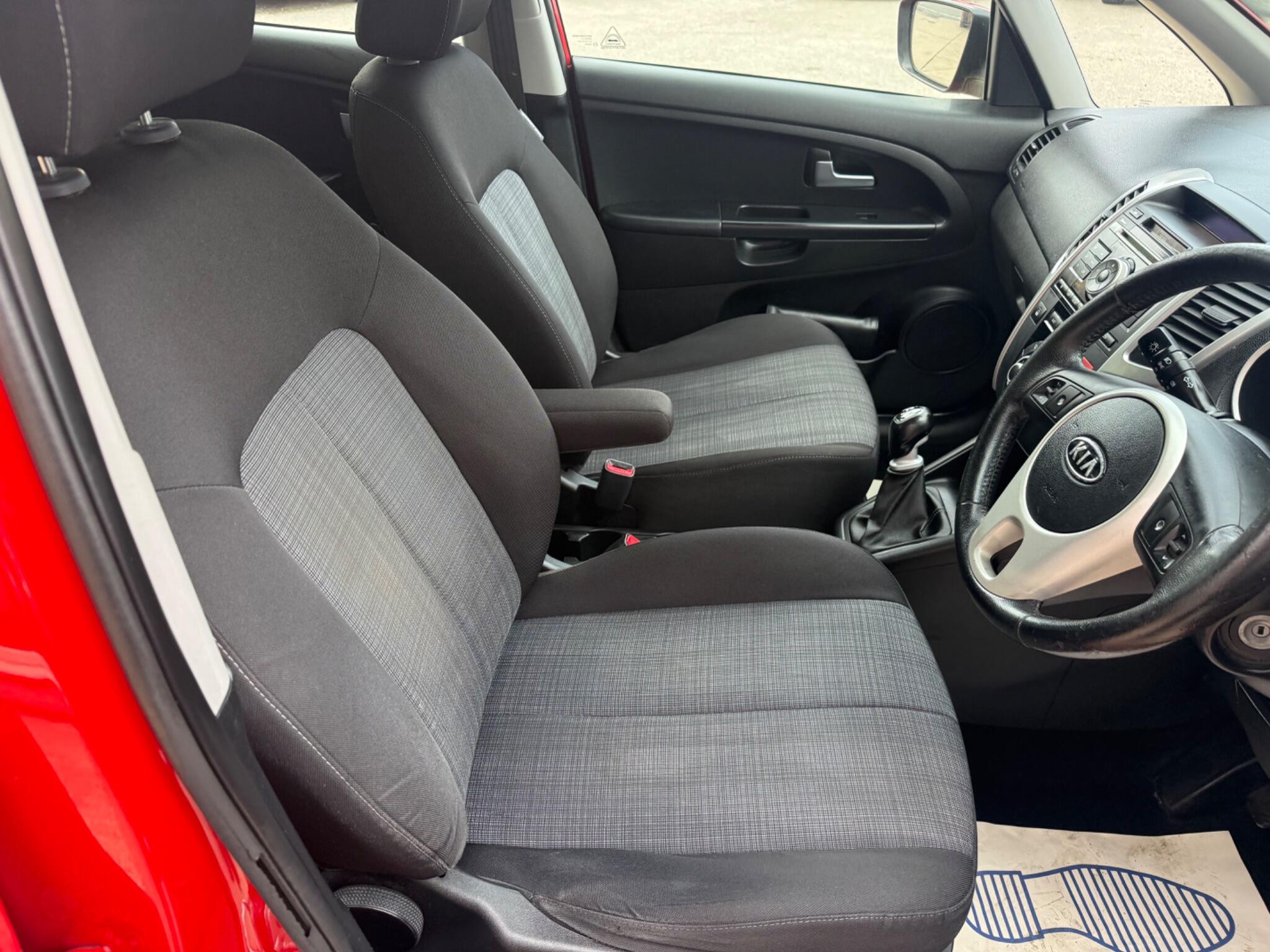 Kia Venga view 14