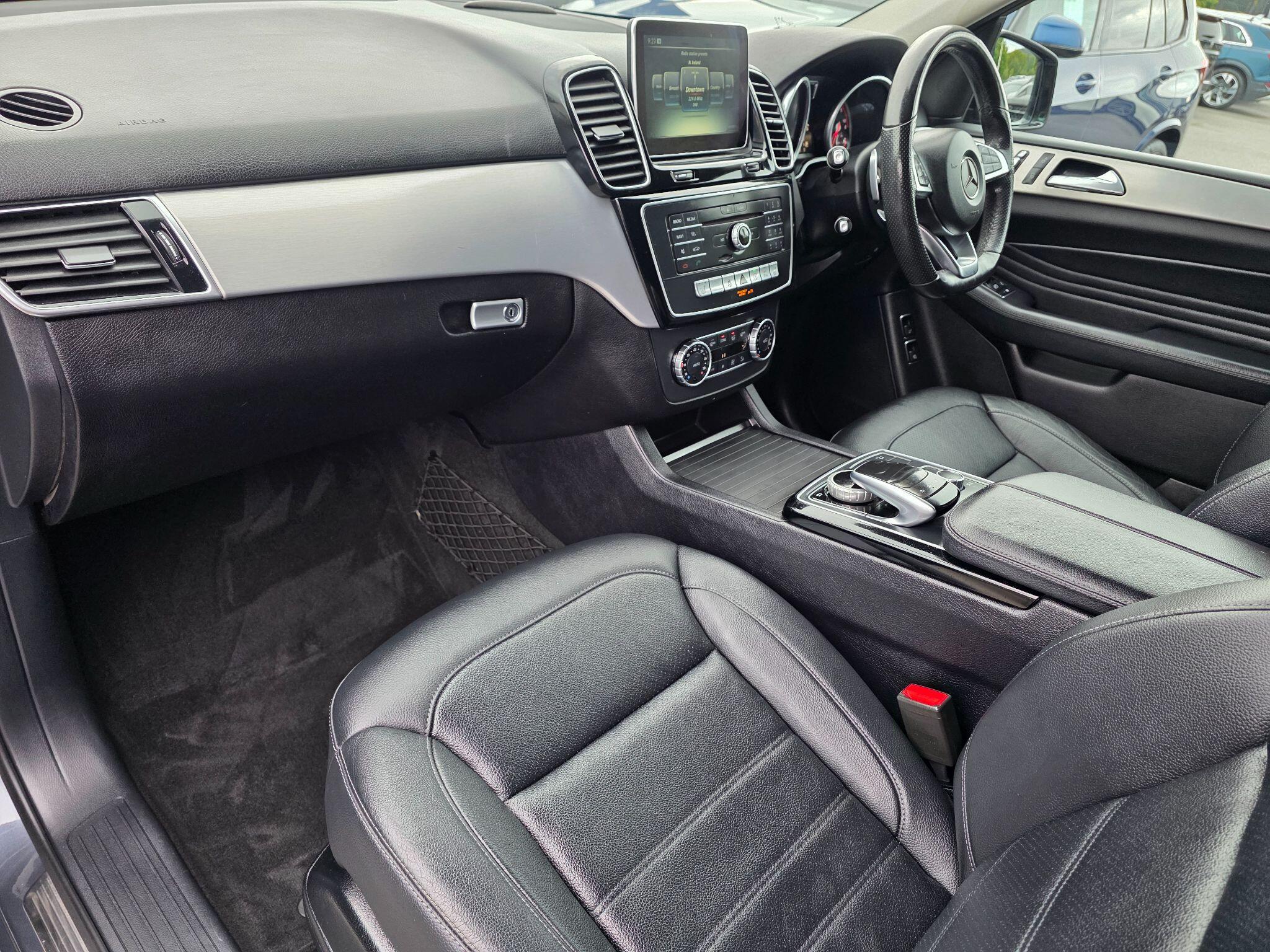 Mercedes-Benz Gle view 28