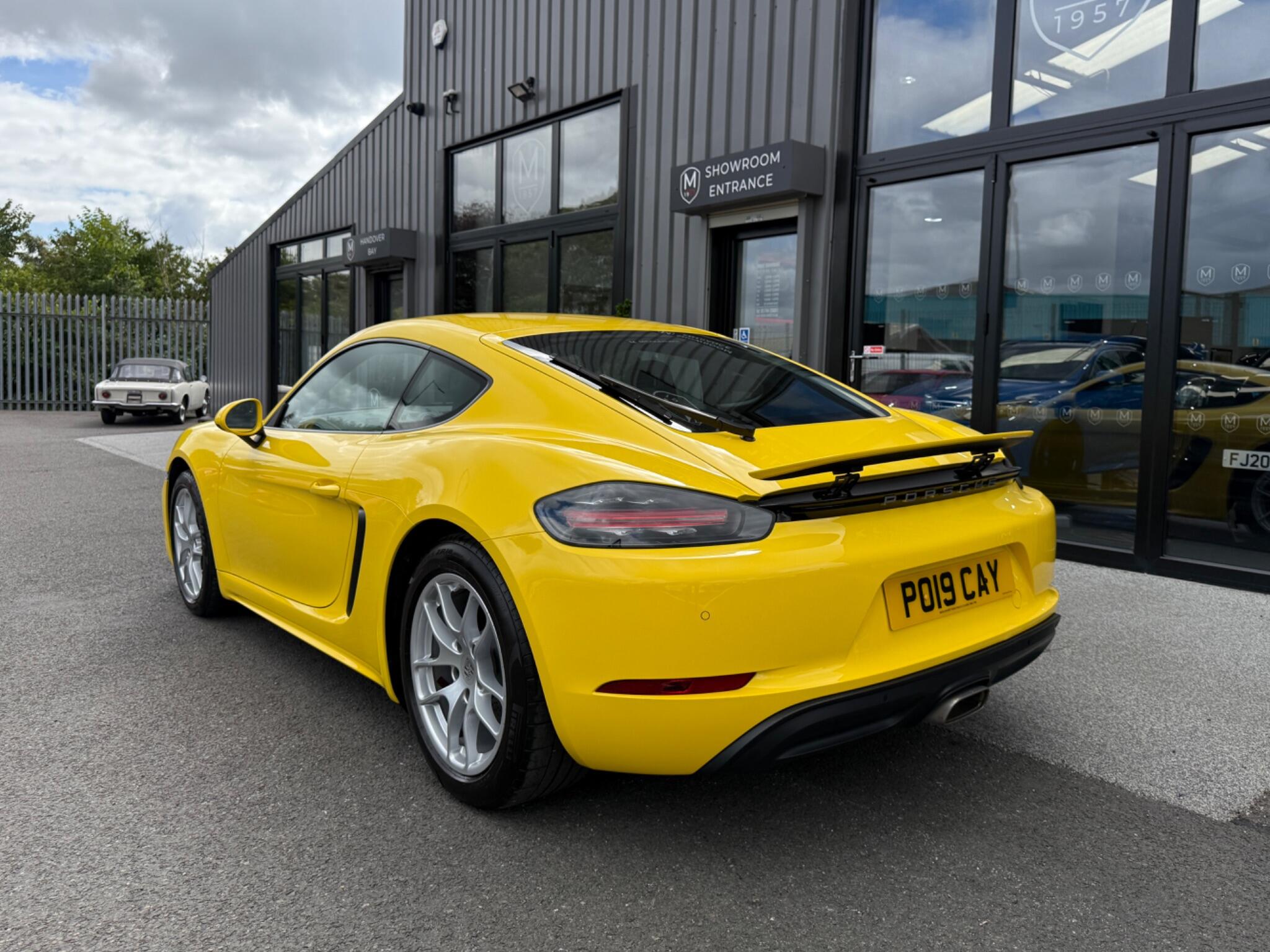 Porsche 718 Cayman view 14