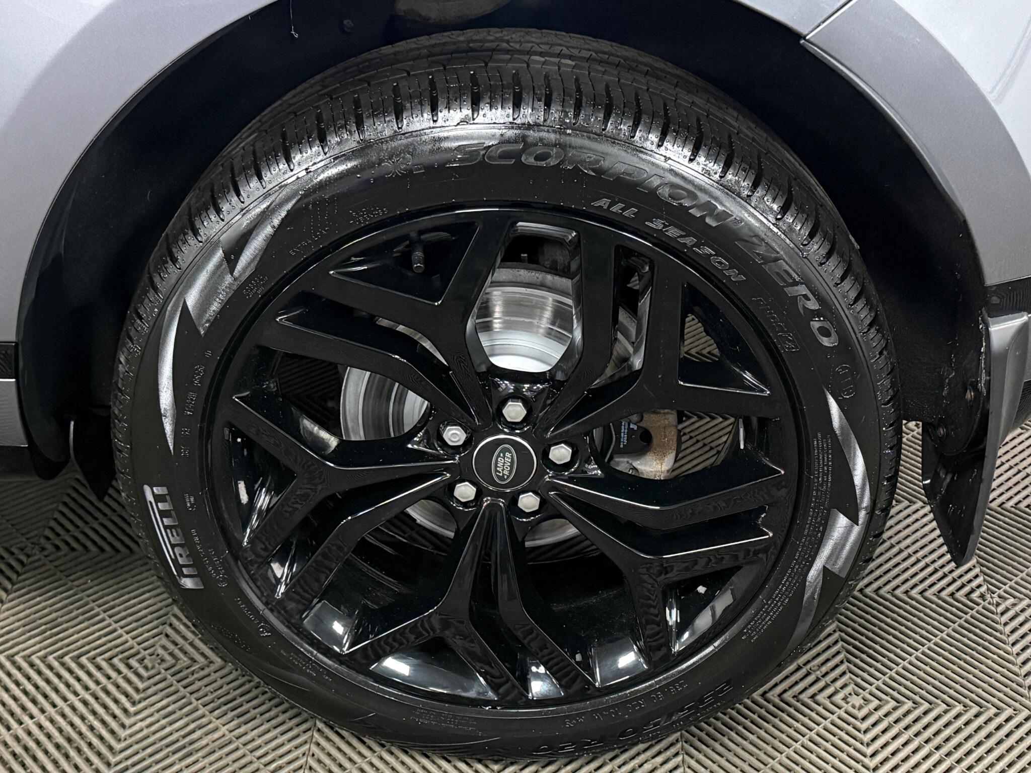 Land Rover Range Rover Evoque view 38