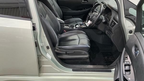 Nissan Leaf view 6