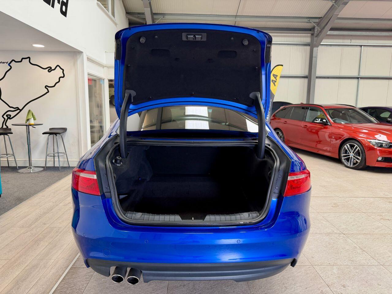 Jaguar XF view 33