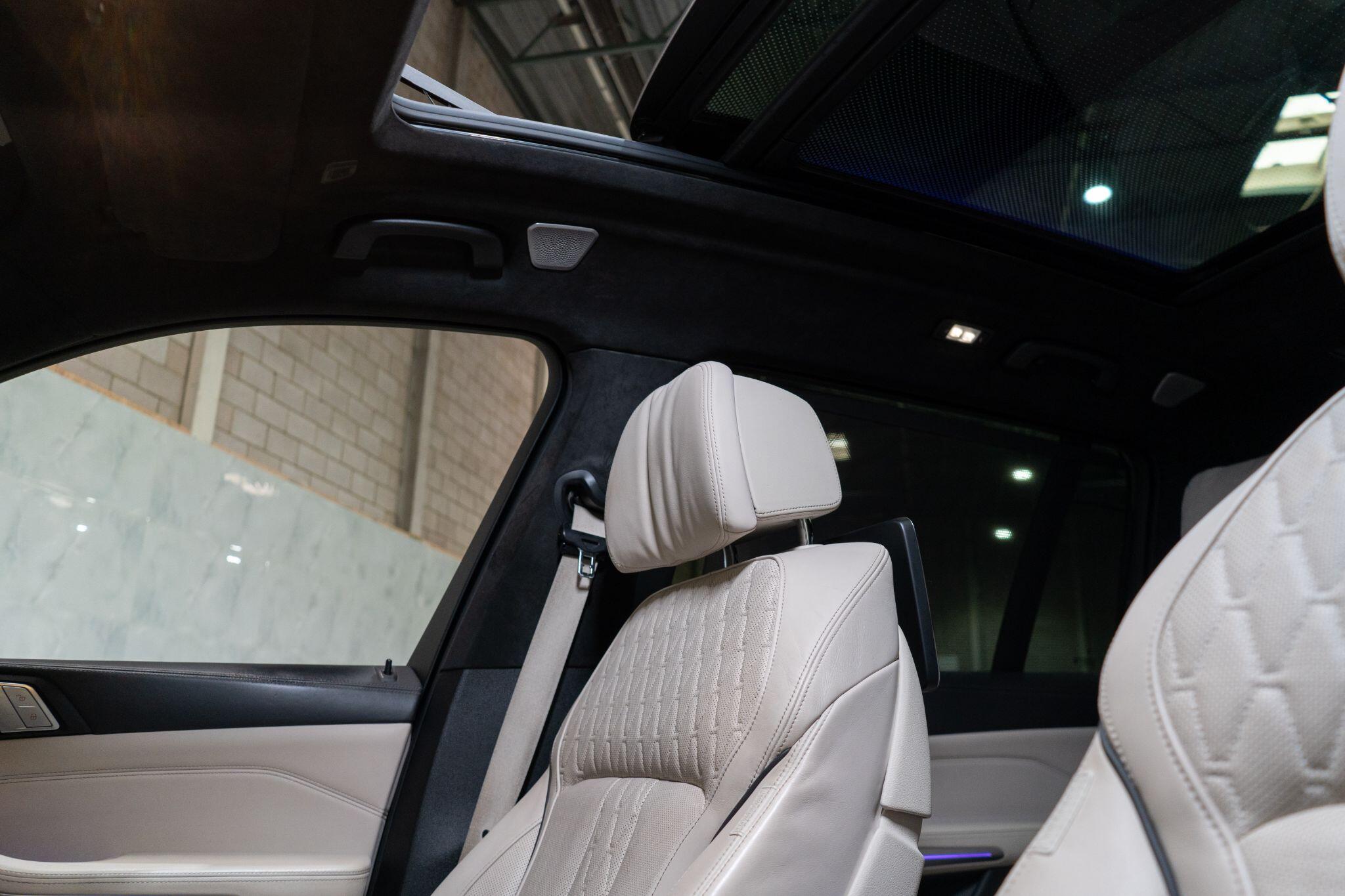 BMW X7 view 38