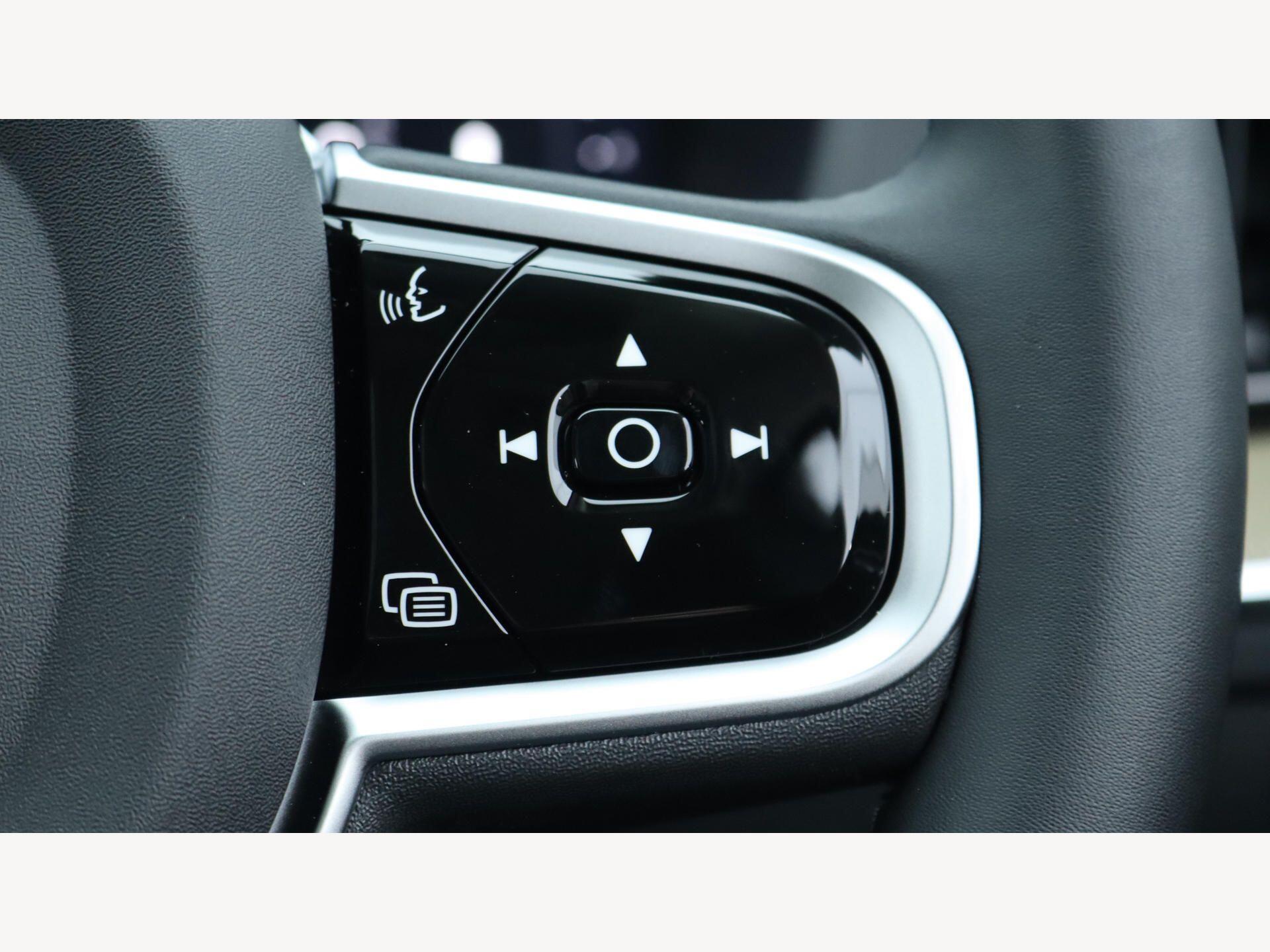 Volvo XC60 view 23