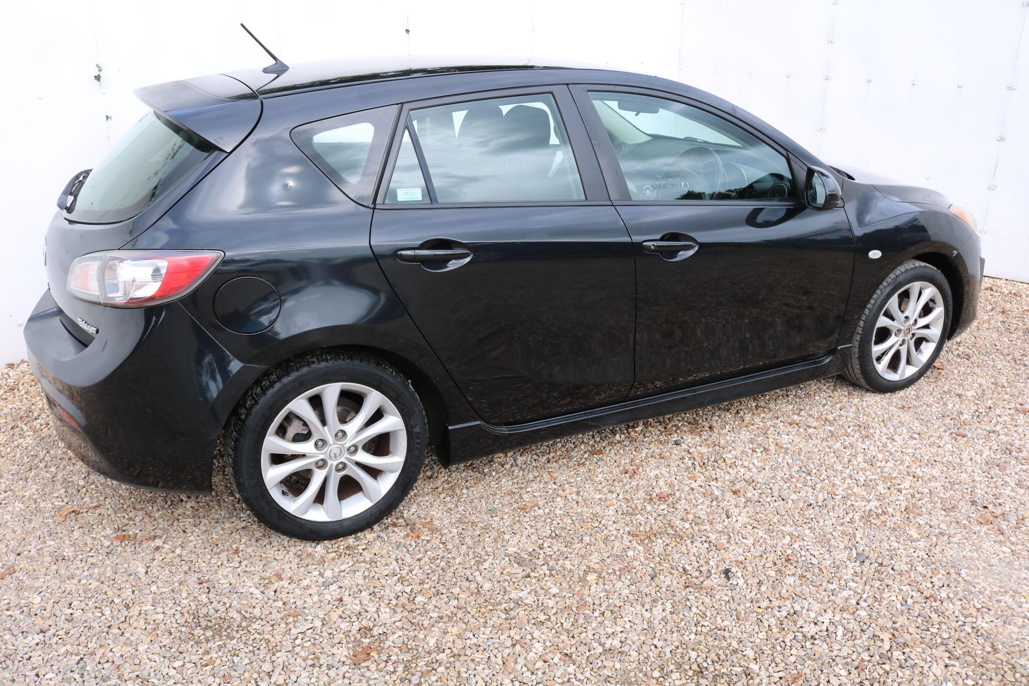 Mazda Mazda3 view 7