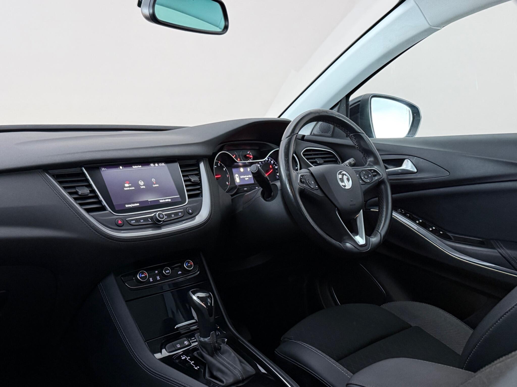 Vauxhall Grandland X view 4