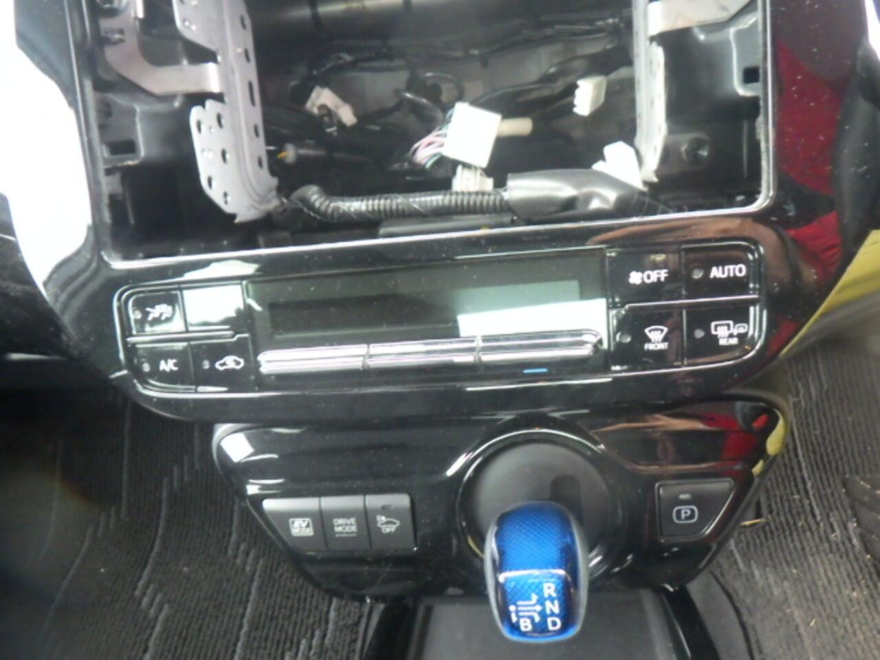 Toyota Prius view 13