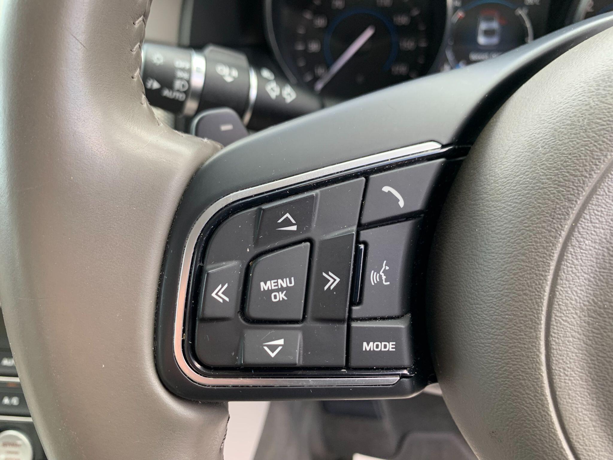 Jaguar XF view 43