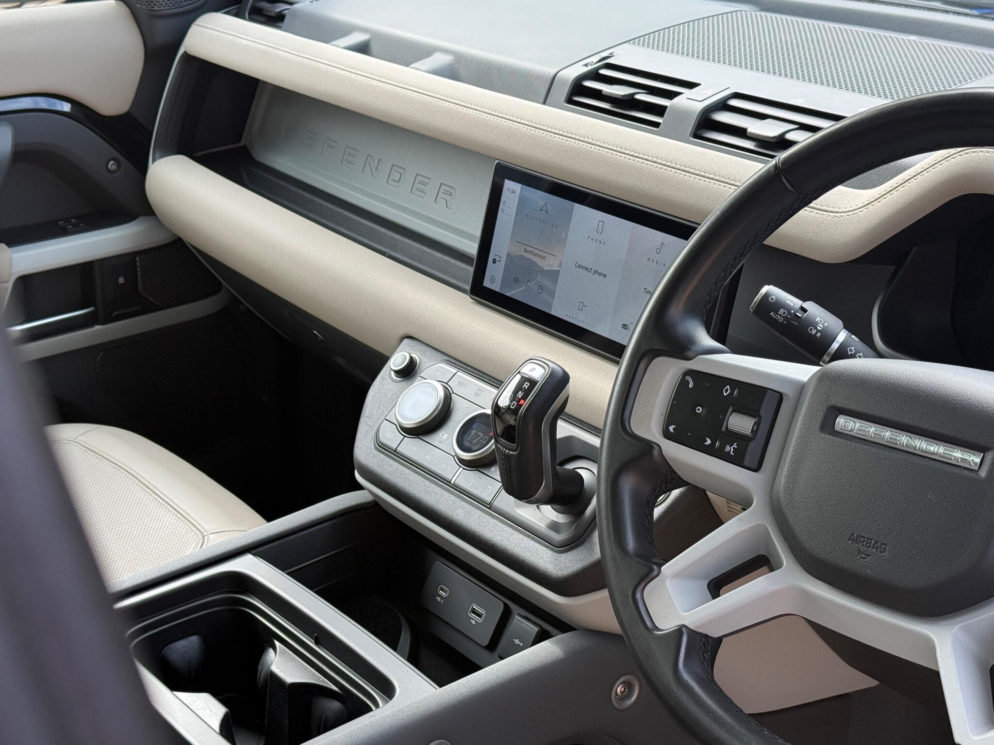 Land Rover Defender view 26