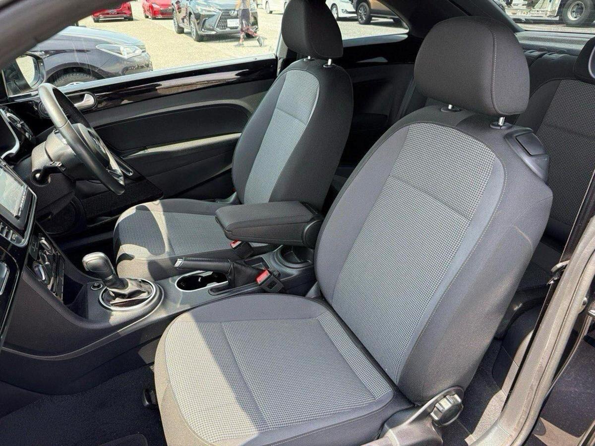 Volkswagen Beetle view 2