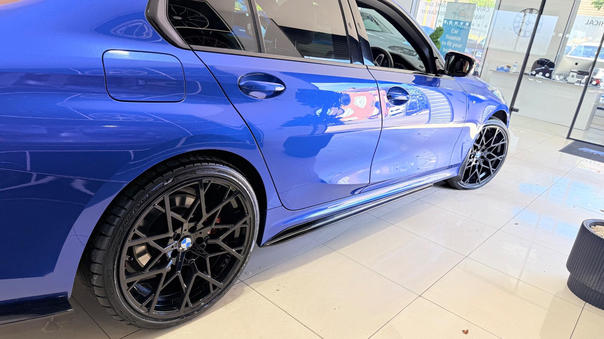 BMW 3 Series view 29