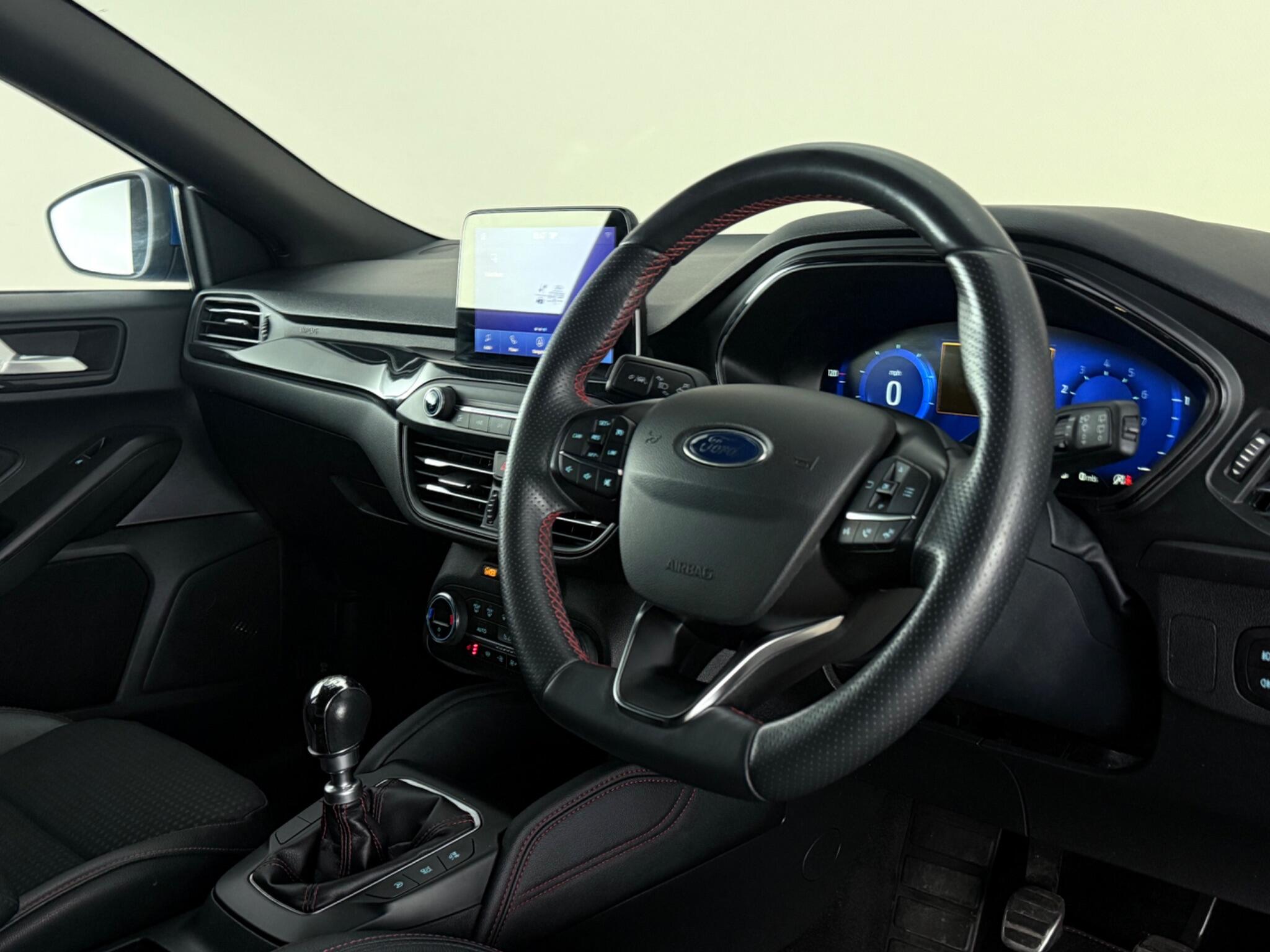Ford Focus view 3