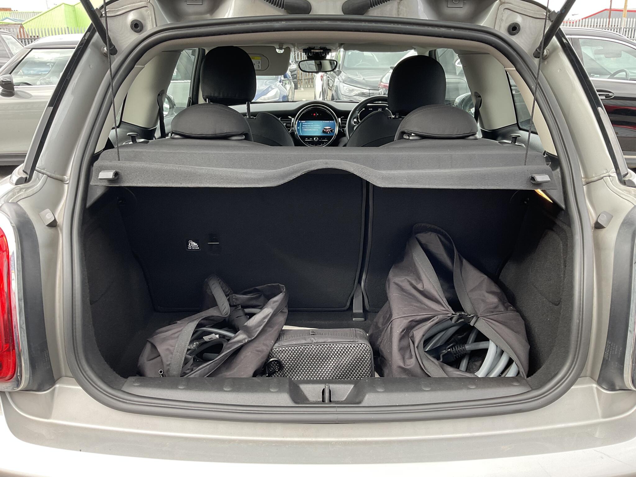 Mini Hatch view 19