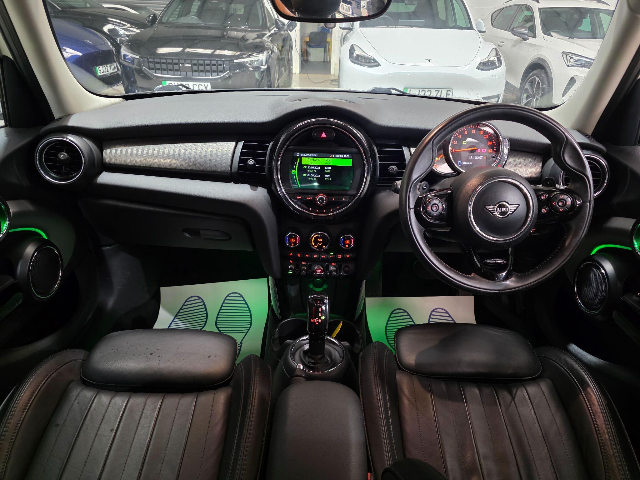 Mini Hatch view 5