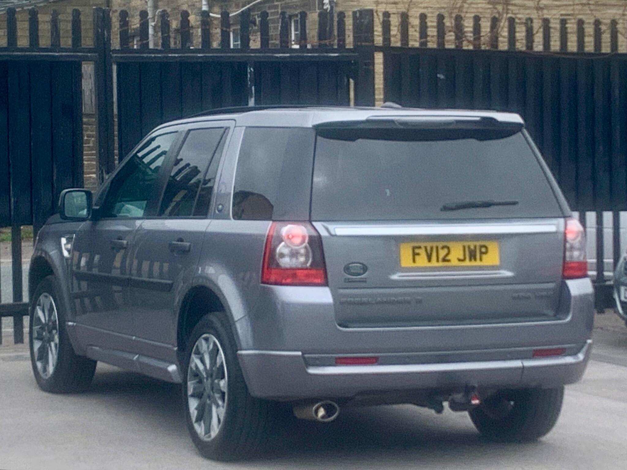 Land Rover Freelander 2 view 8