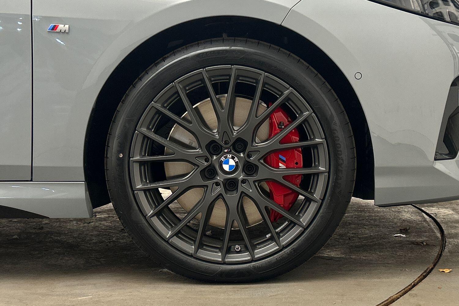 BMW 2 Series view 14