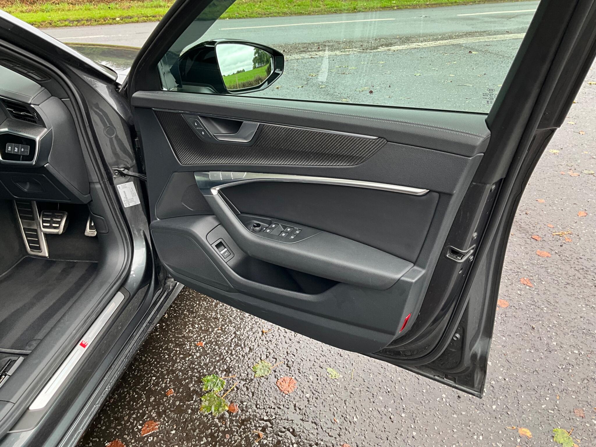 Audi A6 Avant view 23