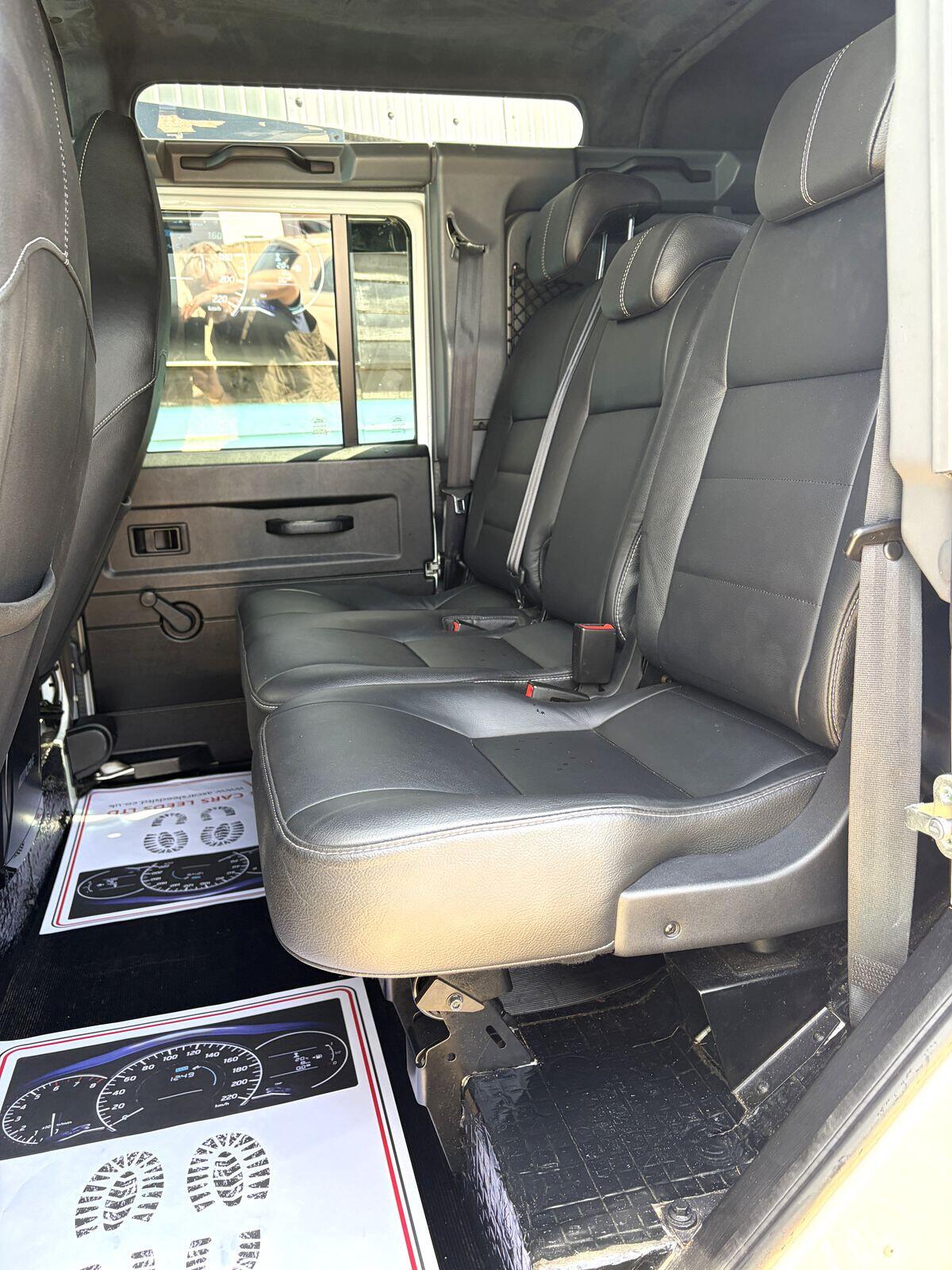 Land Rover Defender view 10