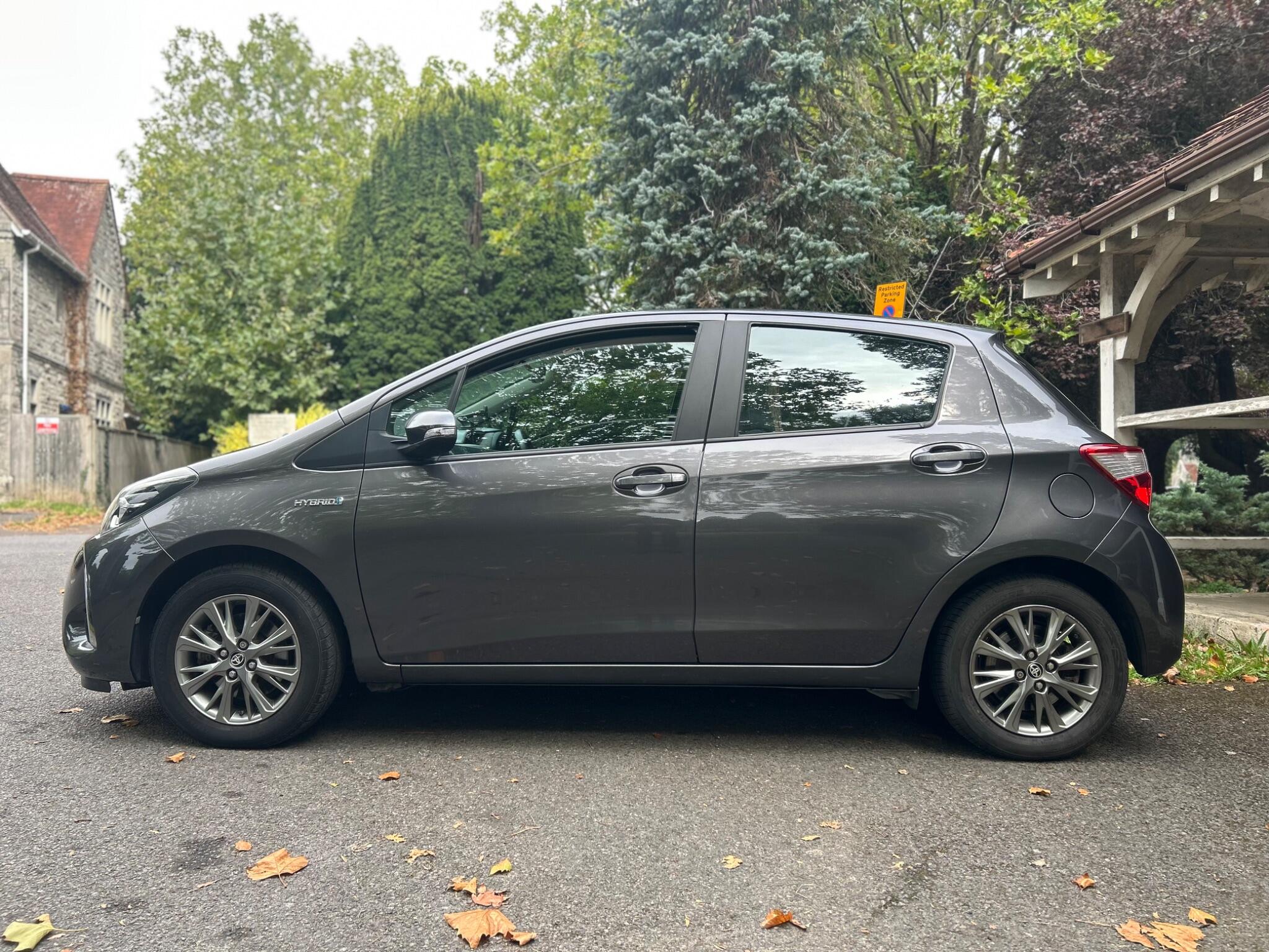 Toyota Yaris view 16