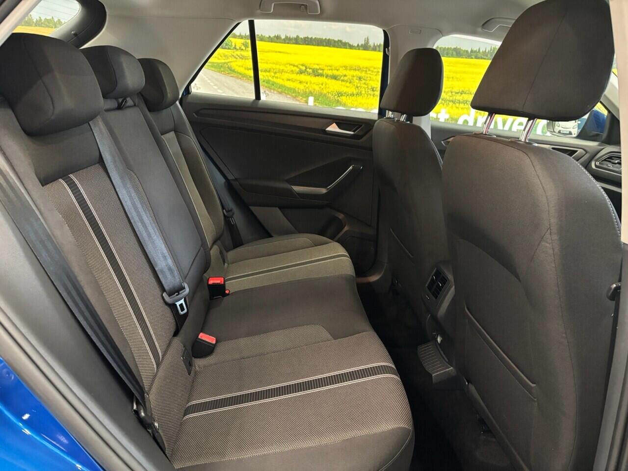 Volkswagen T-Roc view 20