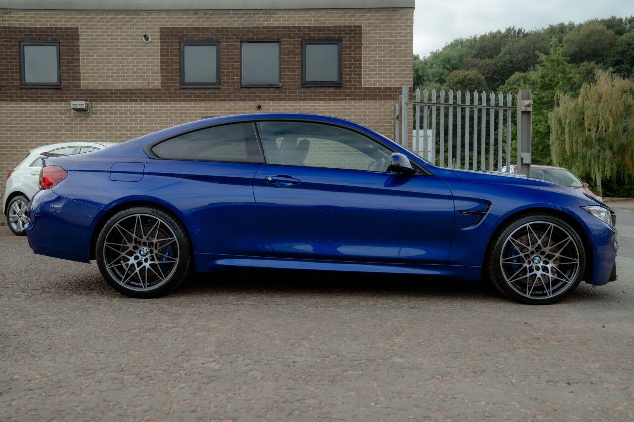 BMW M4 view 11