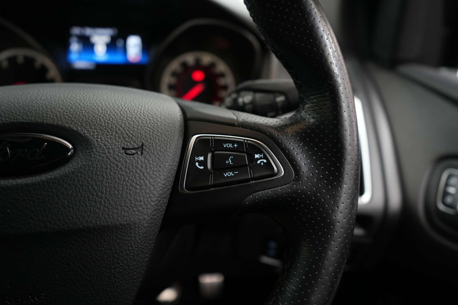 Ford Focus view 39
