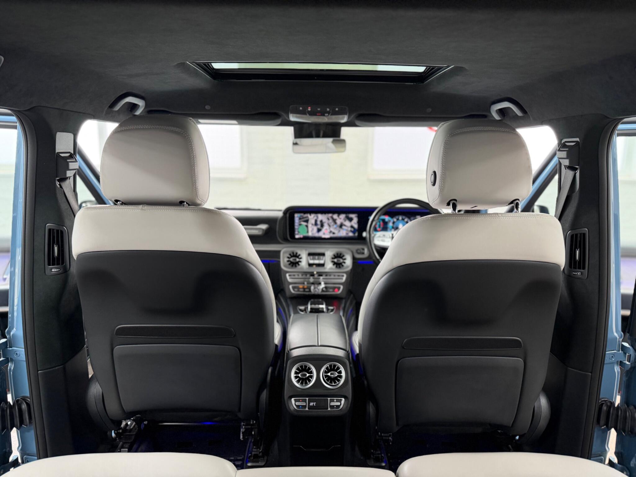 Mercedes-Benz G-Class view 29