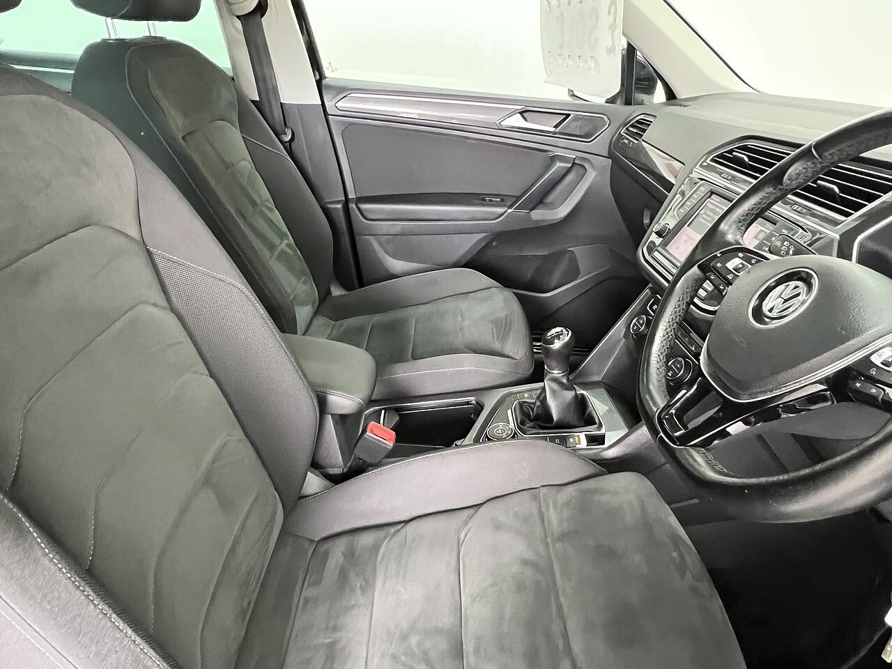 Volkswagen Tiguan view 8