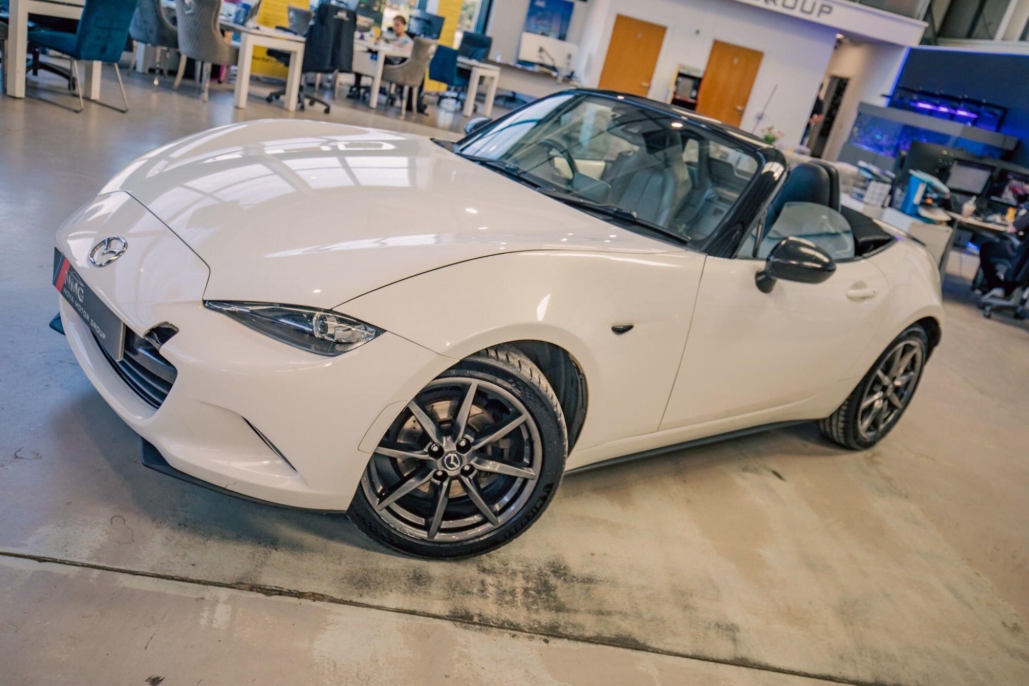 Mazda MX-5 view 5