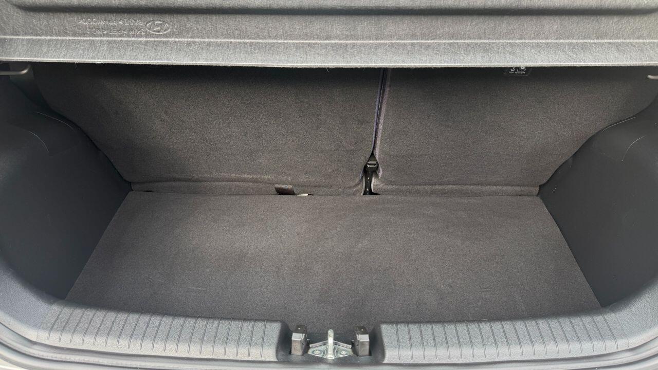 Hyundai i10 view 31