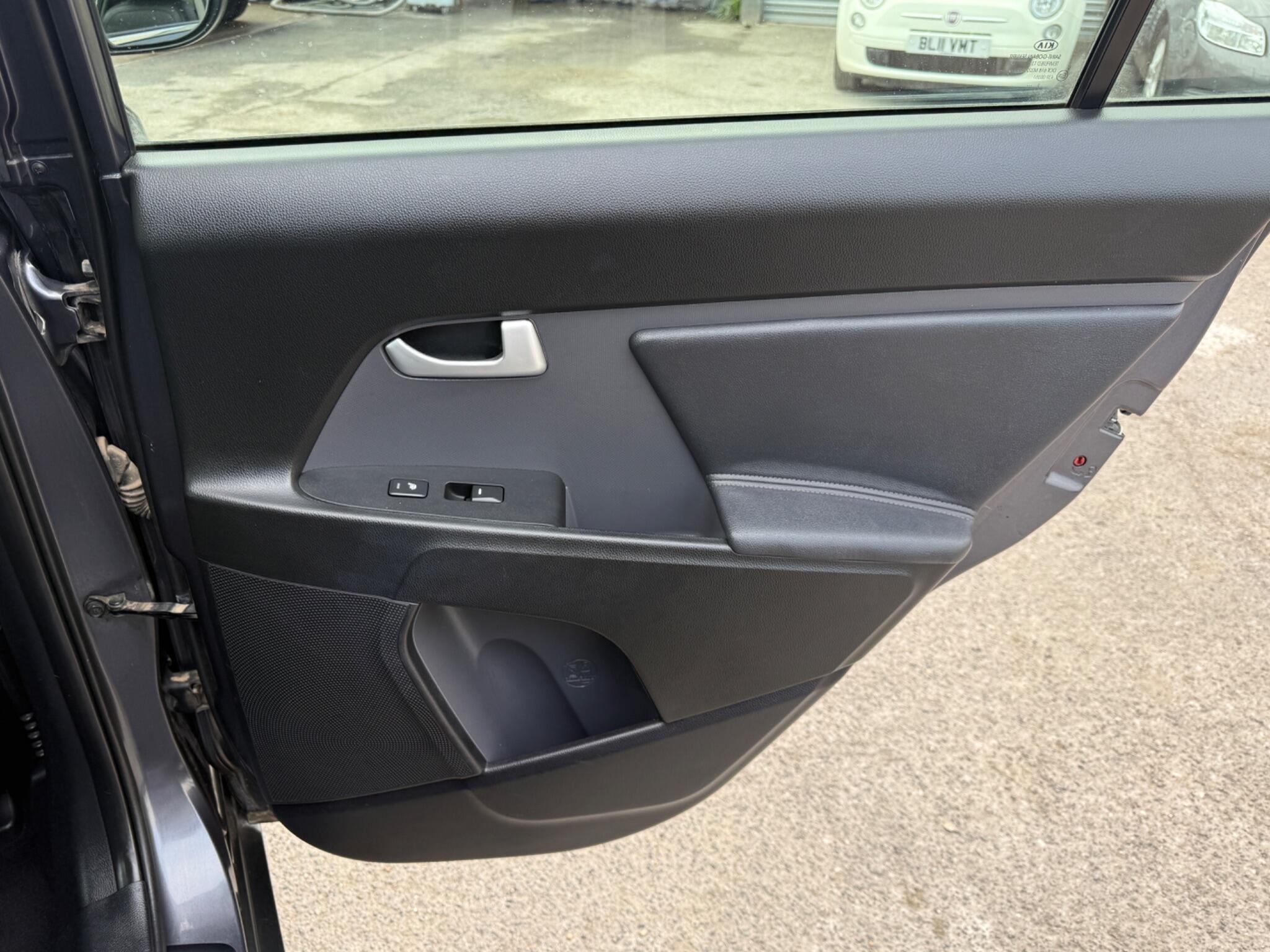Kia Sportage - Image 46