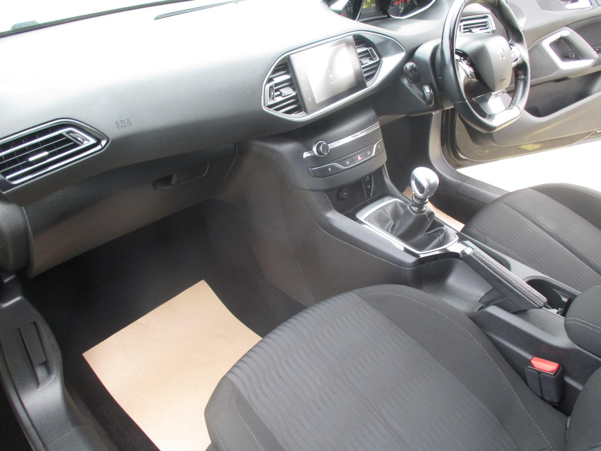 Peugeot 308 view 29