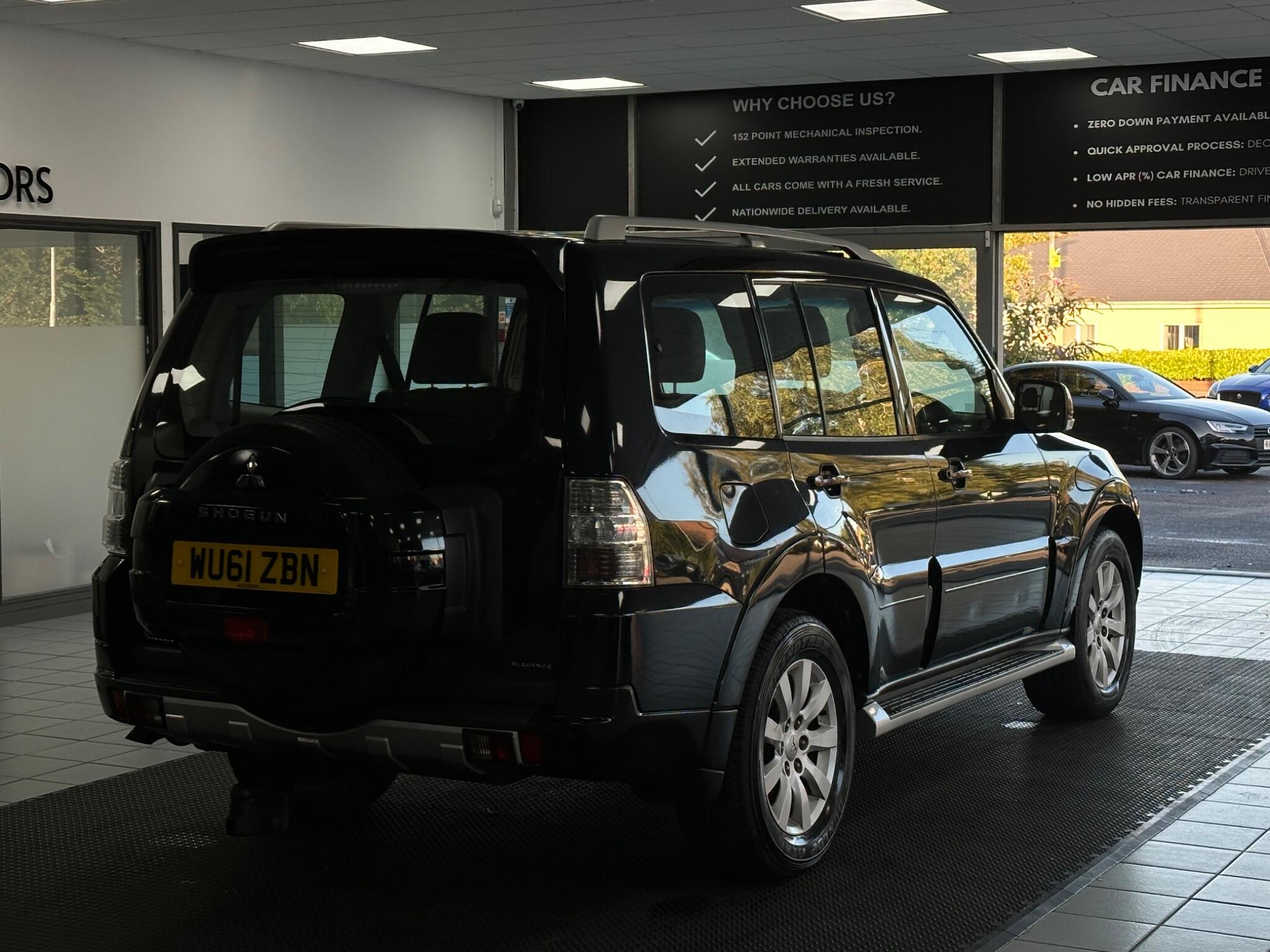 Mitsubishi Shogun view 12
