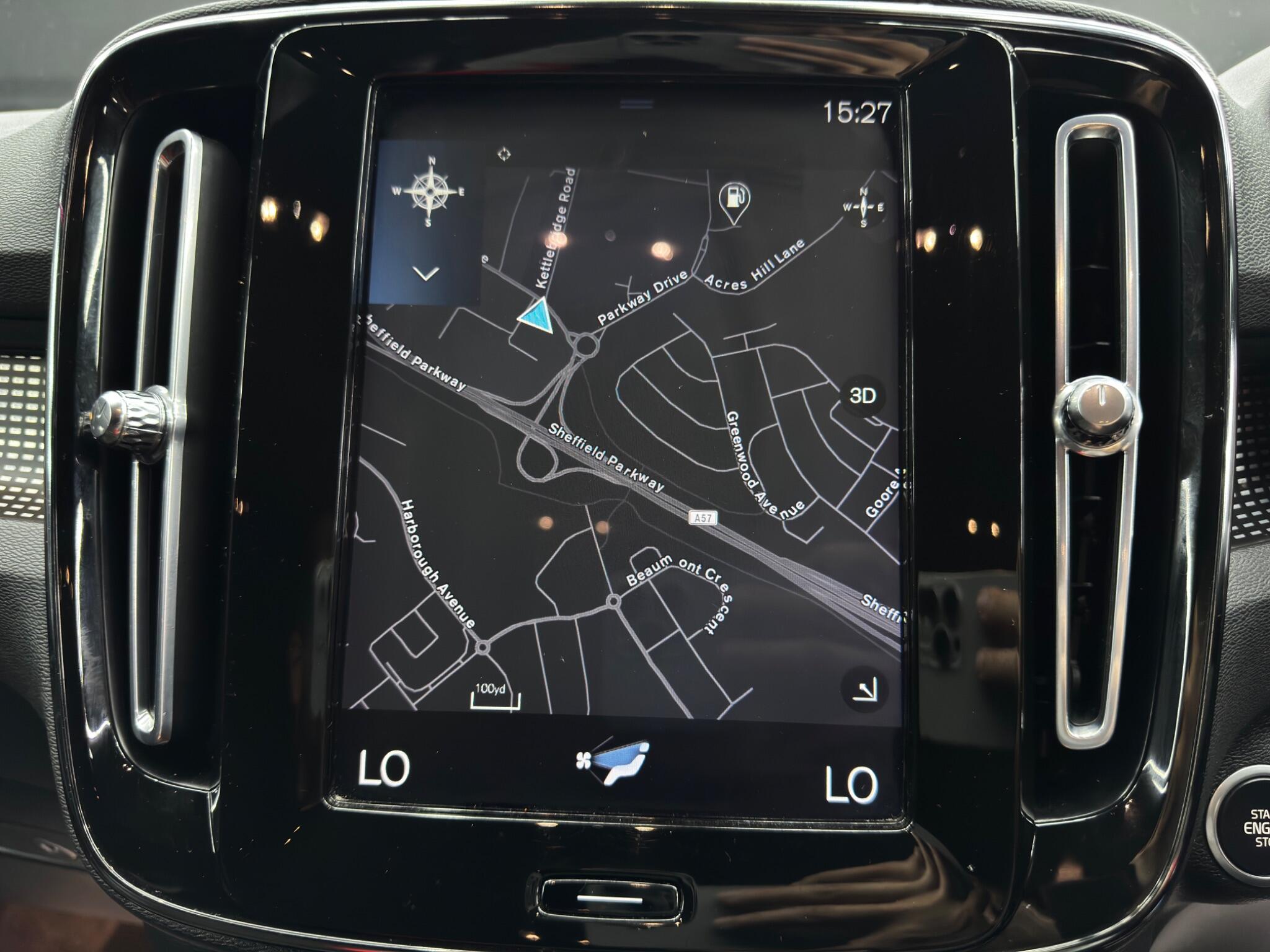 Volvo XC40 view 27