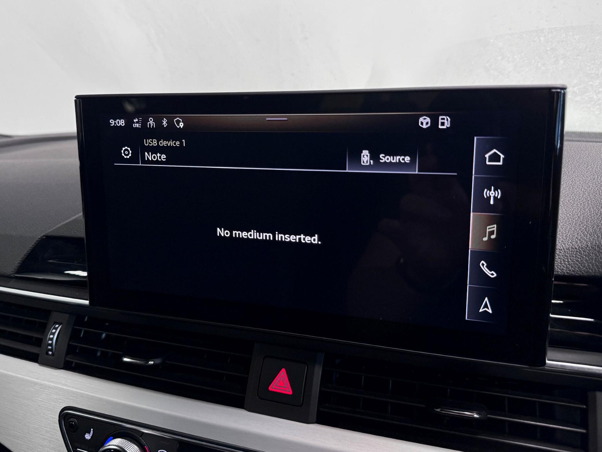 Audi A4 view 42