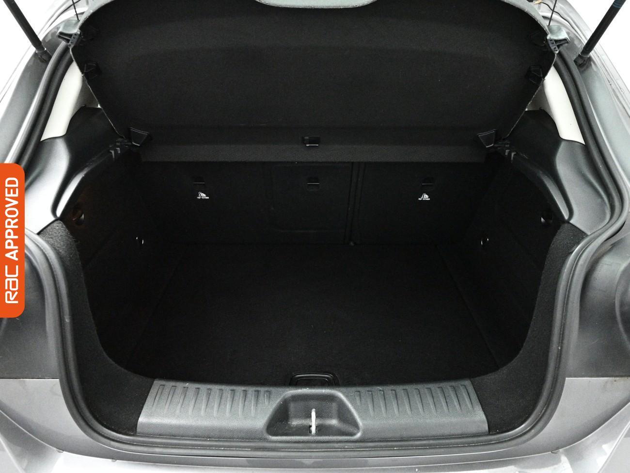 Mercedes-Benz A-Class view 26