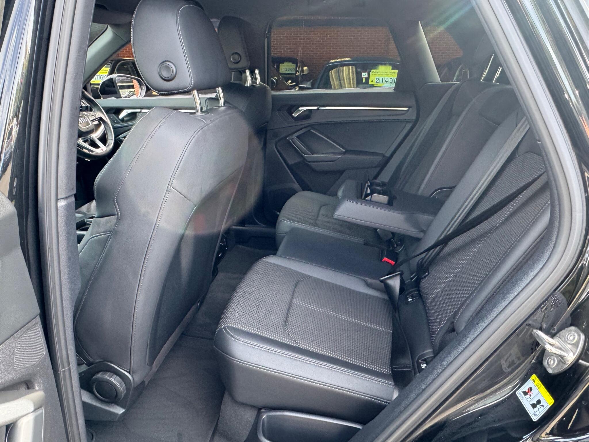 Audi Q3 view 7