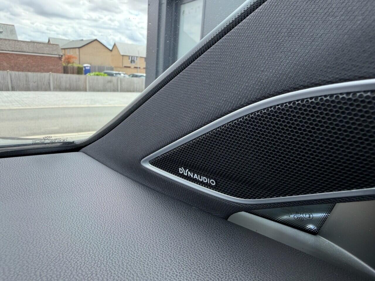 Volkswagen Golf view 35