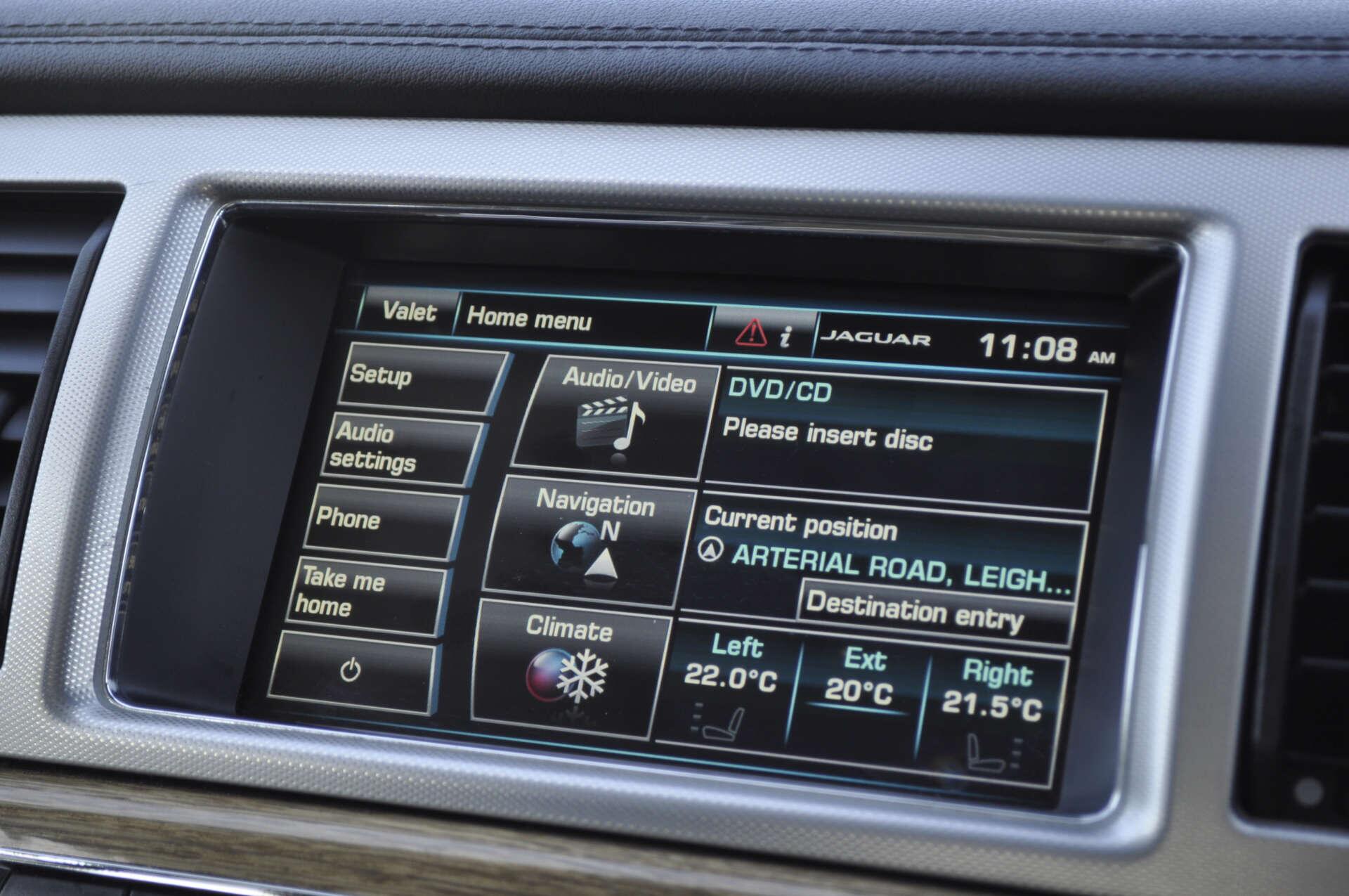 Jaguar XF view 18